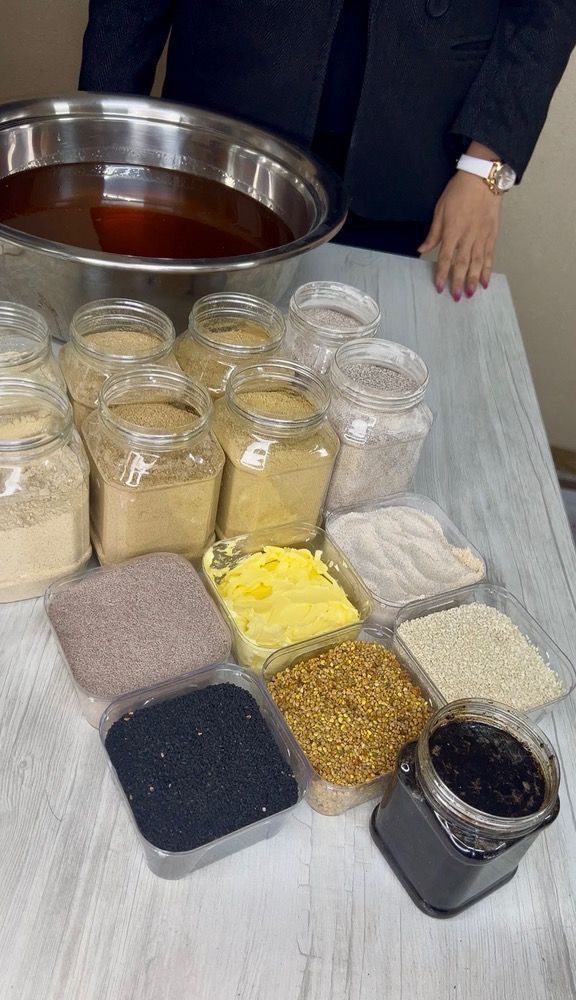 2 کیلو معجون گیاهی کلحر پاکستانی ترکیب ۱۶ گیاه و 20 گرم ژل رویال افزایش 5 کیلو وزن در دوماه